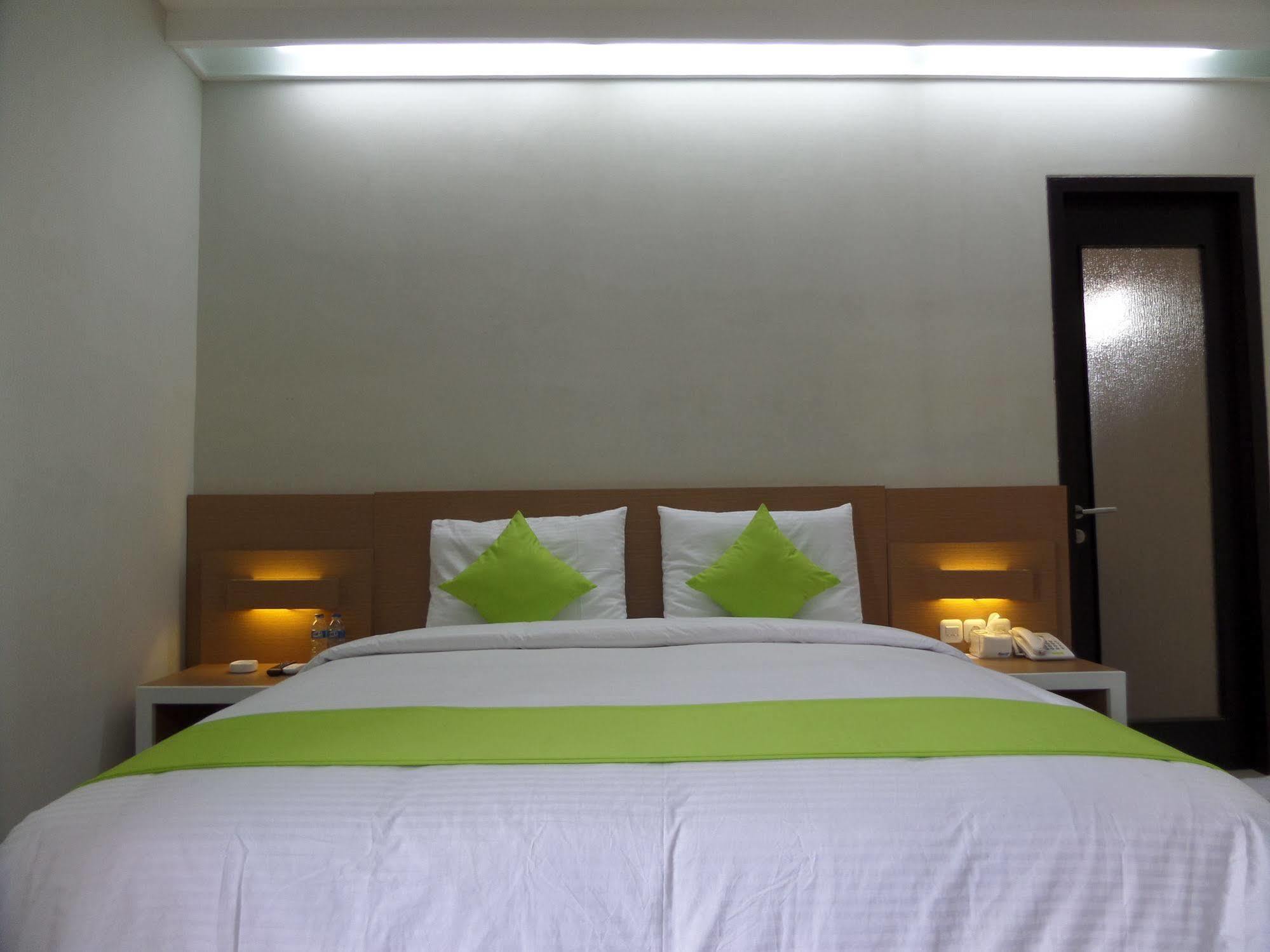 מאלאנג Shinta Guesthouse מראה חיצוני תמונה